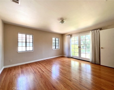 1855 Sharon - Photo Thumbnail 8