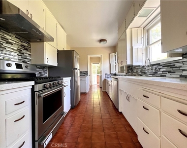 1855 Sharon - Photo Thumbnail 2