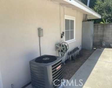 555 Michigan Boulevard - Photo Thumbnail 4