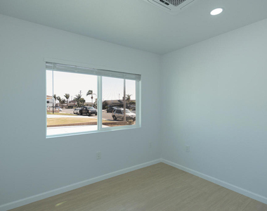 3630 S F Street - Photo Thumbnail 6