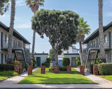 4910 Nautilus Street - Photo Thumbnail 12