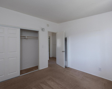 4910 Nautilus Street - Photo Thumbnail 11
