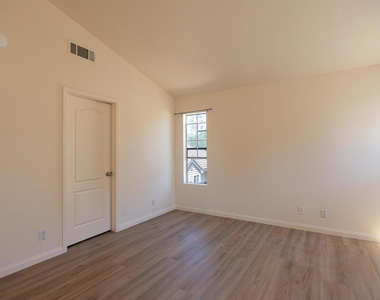 2510 Seadrift Court - Photo Thumbnail 18