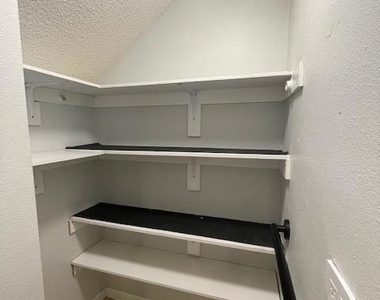 250 Blackfoot Lane - Photo Thumbnail 7