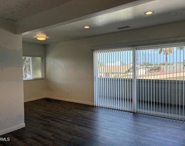 3353 Rexford Street - Photo Thumbnail 6