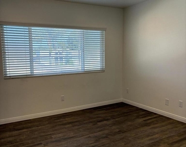 3353 Rexford Street - Photo Thumbnail 17