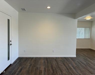 3353 Rexford Street - Photo Thumbnail 4