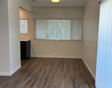 3353 Rexford Street - Photo Thumbnail 7