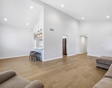 1715 Dewayne Avenue - Photo Thumbnail 5