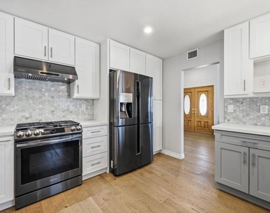 1715 Dewayne Avenue - Photo Thumbnail 8