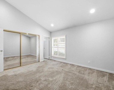 1715 Dewayne Avenue - Photo Thumbnail 13