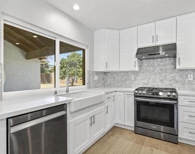 1715 Dewayne Avenue - Photo Thumbnail 10