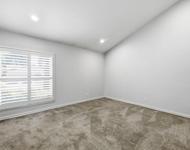 1715 Dewayne Avenue - Photo Thumbnail 20