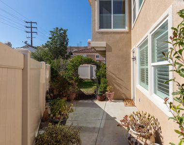 871 Coronado Circle - Photo Thumbnail 23