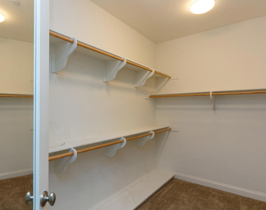 871 Coronado Circle - Photo Thumbnail 10