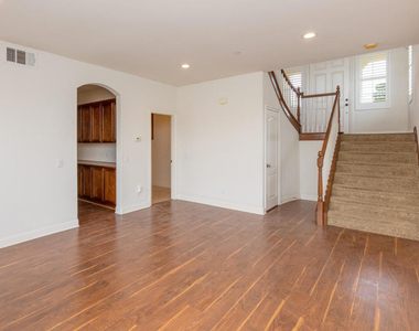 871 Coronado Circle - Photo Thumbnail 14