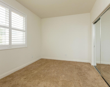 871 Coronado Circle - Photo Thumbnail 18