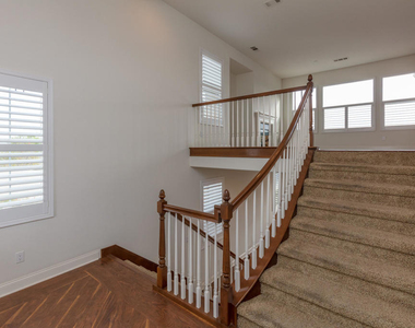 871 Coronado Circle - Photo Thumbnail 2