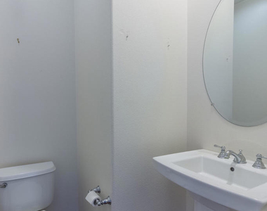 871 Coronado Circle - Photo Thumbnail 9