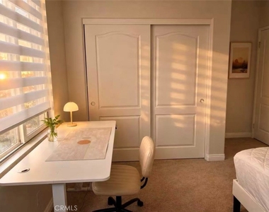 8062 Holland Park St - Photo Thumbnail 6