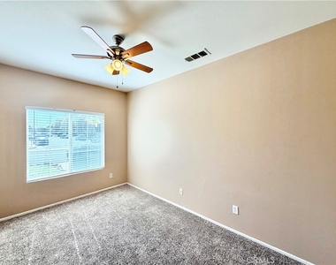 37961 Veranda Way - Photo Thumbnail 10