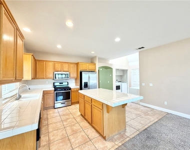 37961 Veranda Way - Photo Thumbnail 14