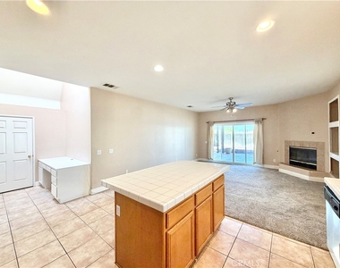37961 Veranda Way - Photo Thumbnail 13