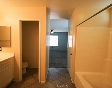25352 Mountain Springs Street - Photo Thumbnail 14