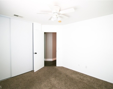 25352 Mountain Springs Street - Photo Thumbnail 22