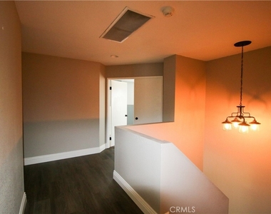 25352 Mountain Springs Street - Photo Thumbnail 9