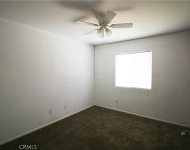 25352 Mountain Springs Street - Photo Thumbnail 17