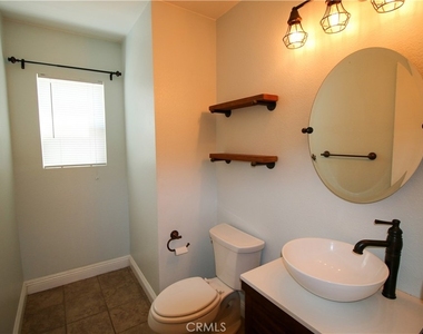 25352 Mountain Springs Street - Photo Thumbnail 8