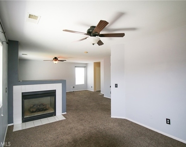25352 Mountain Springs Street - Photo Thumbnail 11