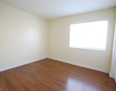 25567 Woodside - Photo Thumbnail 13