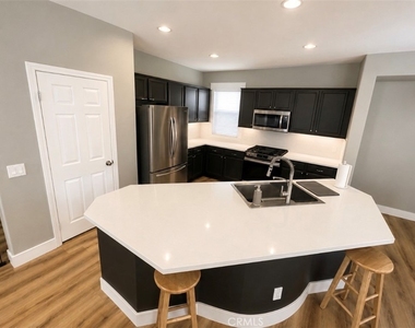 33537 Cedar Creek - Photo Thumbnail 2