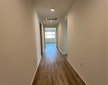 4130 Pioneer - Photo Thumbnail 4