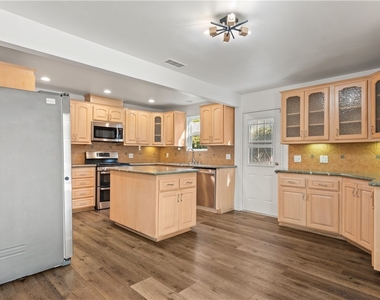 6515 Kenwater - Photo Thumbnail 9