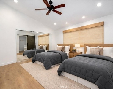 22839 Dolorosa Street - Photo Thumbnail 11