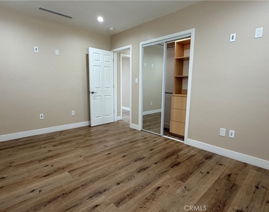 10971 Roscoe - Photo Thumbnail 15