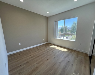 8016 Fair - Photo Thumbnail 27