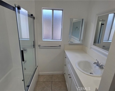 7307 Tyrone - Photo Thumbnail 12