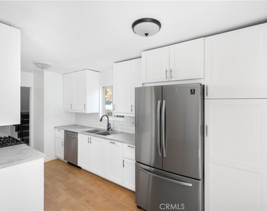 744 N Dillon Street - Photo Thumbnail 6