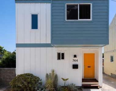 744 N Dillon Street - Photo Thumbnail 18