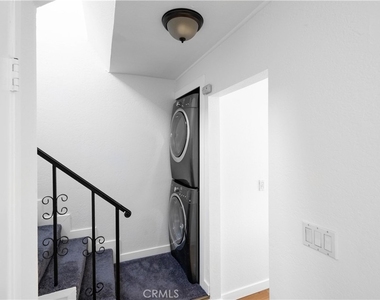 744 N Dillon Street - Photo Thumbnail 9