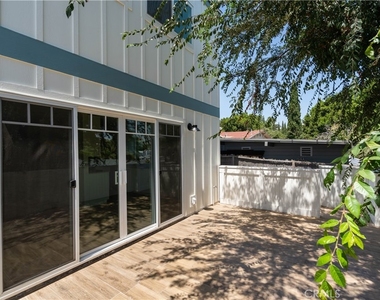 744 N Dillon Street - Photo Thumbnail 3