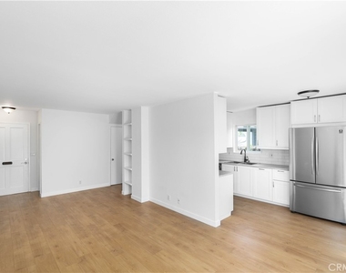 744 N Dillon Street - Photo Thumbnail 1