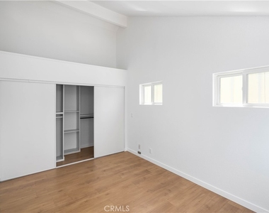 744 N Dillon Street - Photo Thumbnail 12