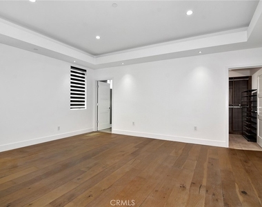 4829 Saloma Avenue - Photo Thumbnail 16