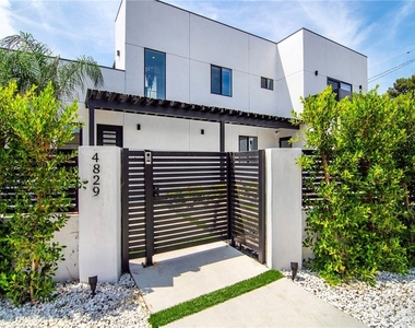 4829 Saloma Avenue - Photo Thumbnail 3