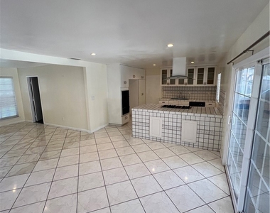 13747 Polk Street - Photo Thumbnail 32